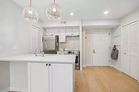 1029 N Stuart St #413, Arlington, VA 22201