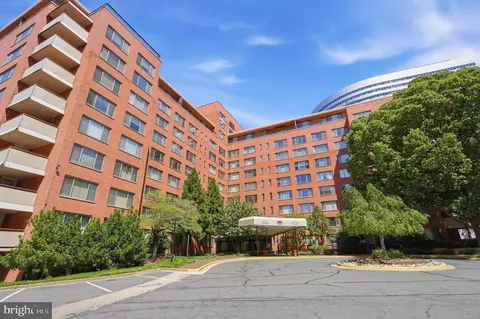 1121 Arlington Blvd #1004, Arlington, VA 22209