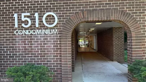 1510 12th St N #504, Arlington, VA 22209