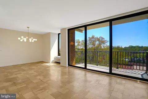 1510 12th St N #504, Arlington, VA 22209