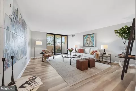 1101 S Arlington Rdg #305, Arlington, VA 22202