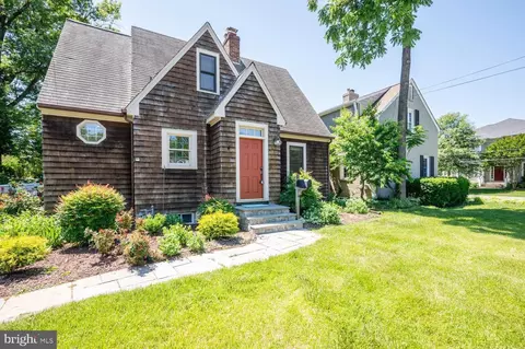 3528 6th St S, Arlington, VA 22204