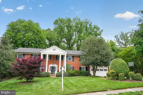 3550 36th St N, Arlington, VA 22207