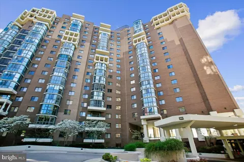 1600 N Oak St #1221, Arlington, VA 22209