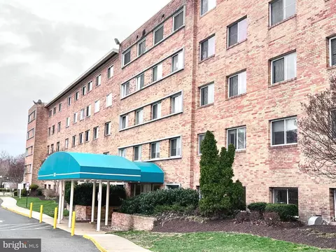 5111 8th Rd S #203, Arlington, VA 22204