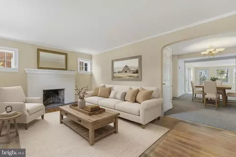629 S Adams St, Arlington, VA 22204