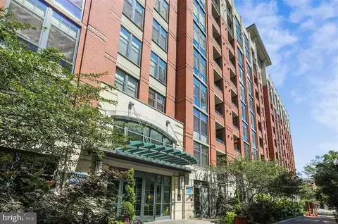 1021 N Garfield St #804, Arlington, VA 22201
