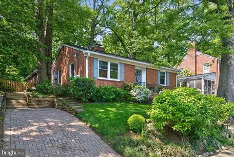 2632 S Grant St, Arlington, VA 22202