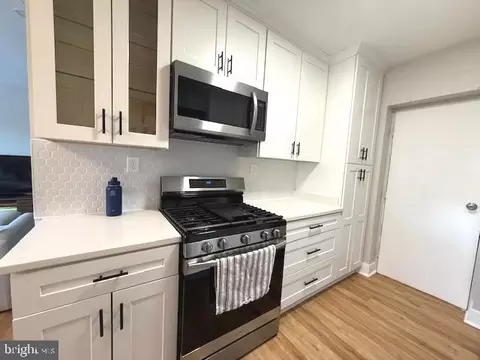 3701 5th St S #305, Arlington, VA 22204