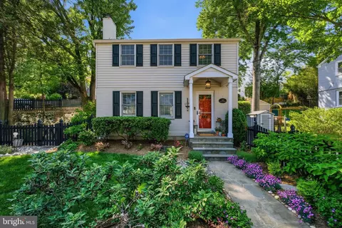 950 N Longfellow St, Arlington, VA 22205