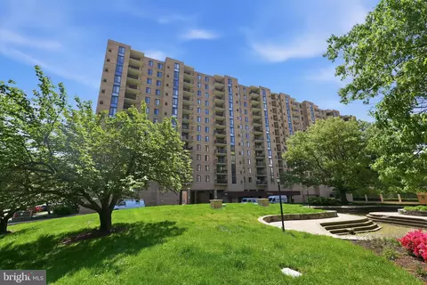 4500 S Four Mile Run Dr #505, Arlington, VA 22204