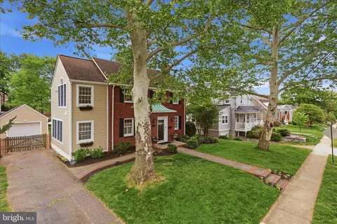 139 S Abingdon St, Arlington, VA 22204