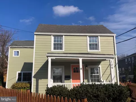 109 N Brookside Dr, Arlington, VA 22201