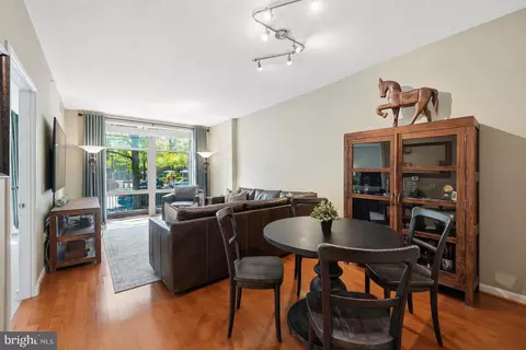 1021 N Garfield St #139, Arlington, VA 22201