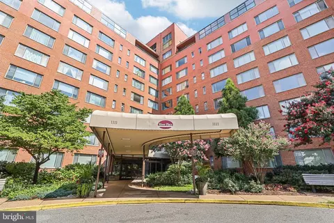 1111 Arlington Blvd #431, Arlington, VA 22209