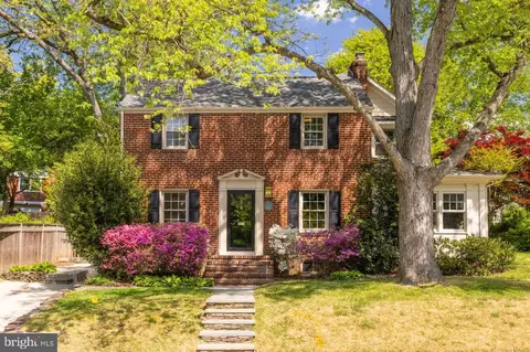 1105 N Powhatan St, Arlington, VA 22205
