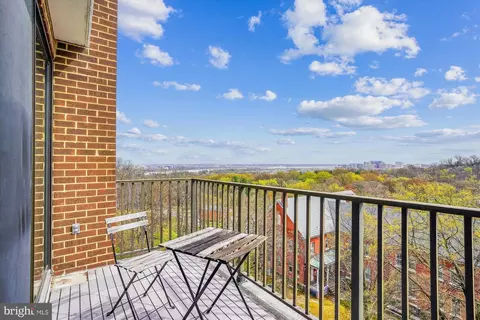 1510 12th St N #703, Arlington, VA 22209