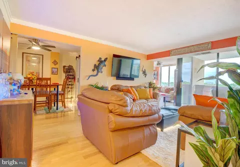 4500 S Four Mile Run Dr #1220, Arlington, VA 22204