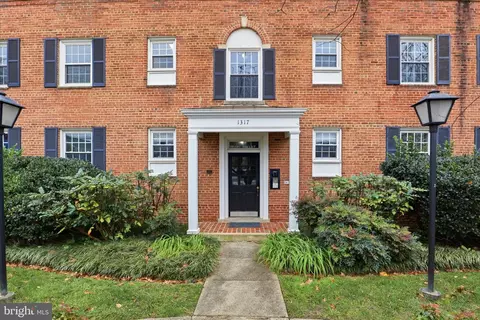 1317 S Walter Reed Dr #17201, Arlington, VA 22204