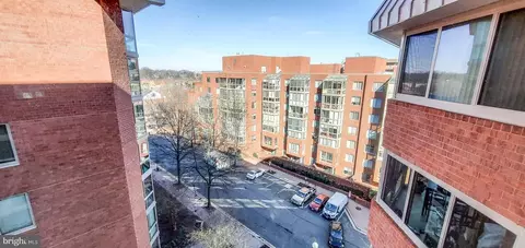 1001 N Vermont St #811, Arlington, VA 22201