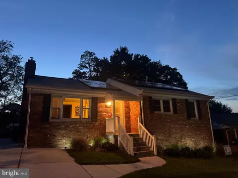 874 N Lebanon St, Arlington, VA 22205