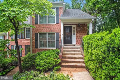 2536 S Walter Reed Dr #E, Arlington, VA 22206