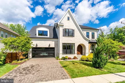 6501 36th St N, Arlington, VA 22213