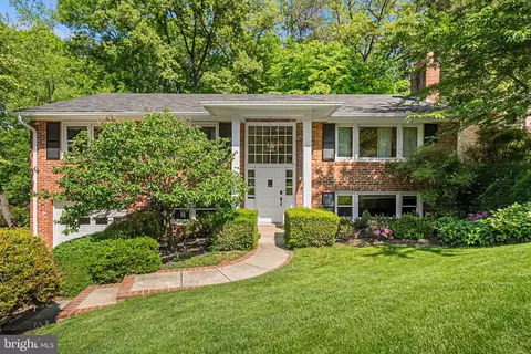 3844 26th St N, Arlington, VA 22207