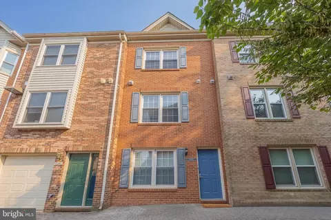 1804 B 9th St S, Arlington, VA 22204