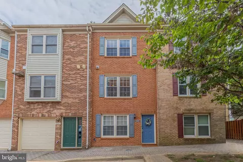 1804 B 9th St S, Arlington, VA 22204