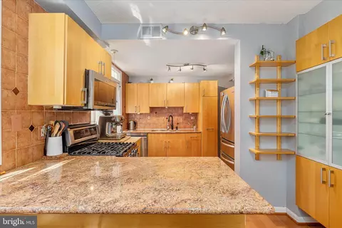 103 N George Mason Dr #103-1, Arlington, VA 22203