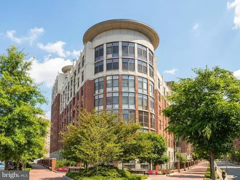 1021 N Garfield St #238, Arlington, VA 22201