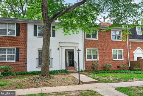 2812 S D S Wakefield St #D, Arlington, VA 22206