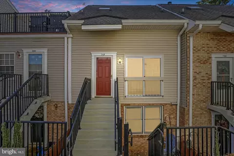 74 N Bedford St #74B, Arlington, VA 22201