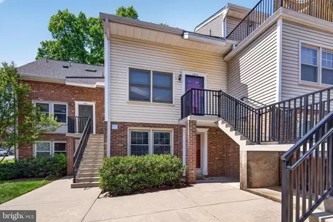 154 N A N Bedford St #A, Arlington, VA 22201