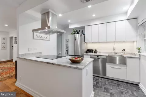 3607 S Taylor St, Arlington, VA 22206