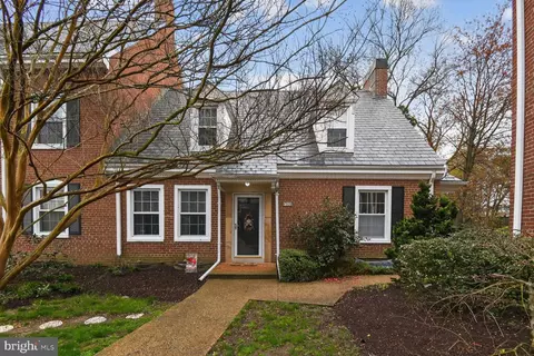 4508 36th St S, Arlington, VA 22206