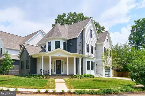 3233 4th St N, Arlington, VA 22201