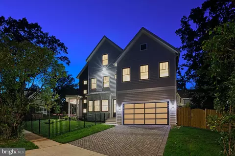 3233 4th St N, Arlington, VA 22201