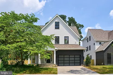409 Jackson St N, Arlington, VA 22201