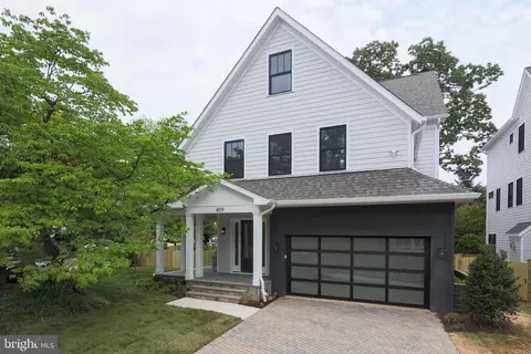 409 Jackson St N, Arlington, VA 22201