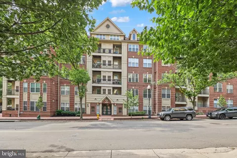 2310 14th St N #2, Arlington, VA 22201