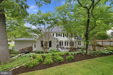 3824 Military Rd, Arlington, VA 22207