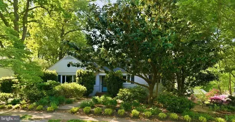 2506 N Upshur St, Arlington, VA 22207
