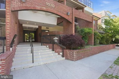 1020 N Stafford St #312, Arlington, VA 22201