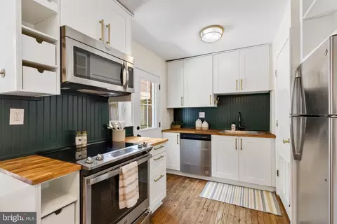 2207 6th St S, Arlington, VA 22204