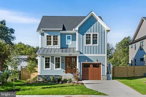 2611 19th St S, Arlington, VA 22204