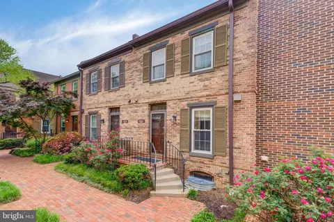 6712 Langston Blvd #C, Arlington, VA 22205