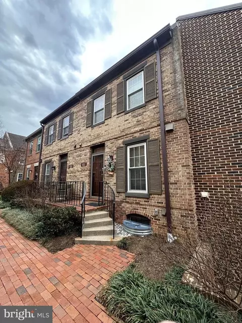 6712 Langston Blvd #C, Arlington, VA 22205