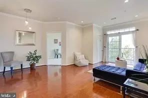 2301 25th St S #4-301, Arlington, VA 22206
